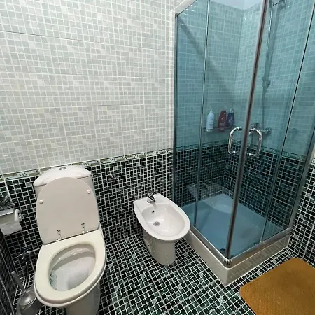 Centre & Private Parking Апартаменты