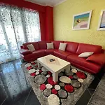 Centre & Private Parking Apartment