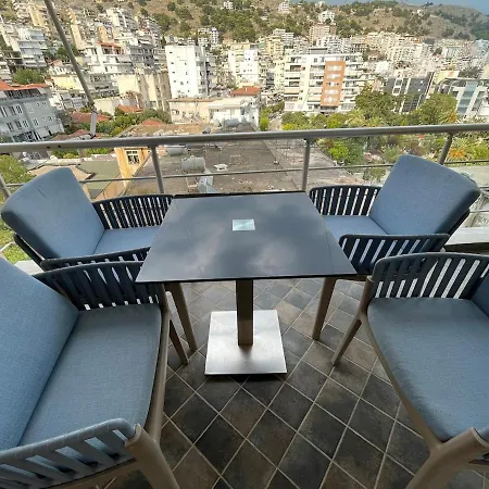 Centre & Private Parking Apartment *