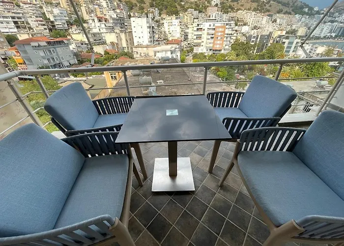 Centre & Private Parking Apartment *