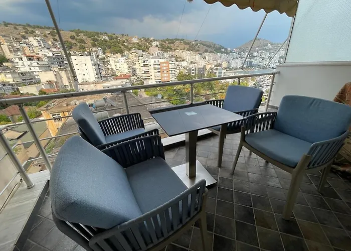 Apartment Centre & Private Parking Sarande